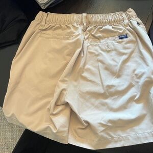 Men’s M Chubbies 6inch khaki shorts